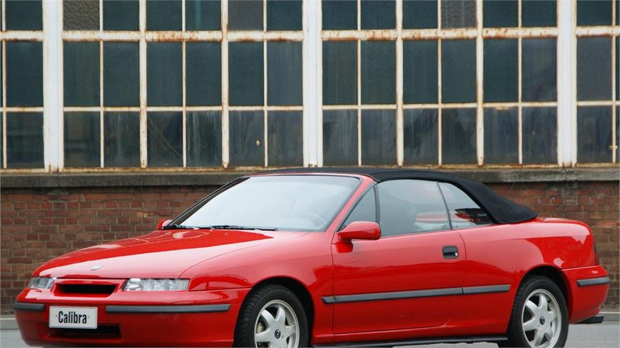 En mayo de 1992 la firma finlandesa Valmet Automotive desarrolló el proyecto de un Calibra Cabrio de forma totalmente independiente, a Opel le gustó pero no lo fabricó.