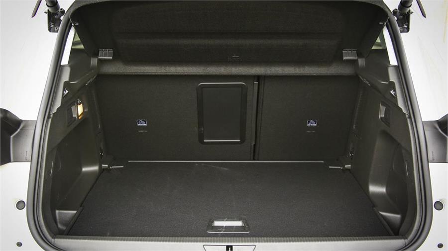 El maletero tiene una capacidad de 514 litros, con un máximo de 1.652 litros con los respaldos abajo. 