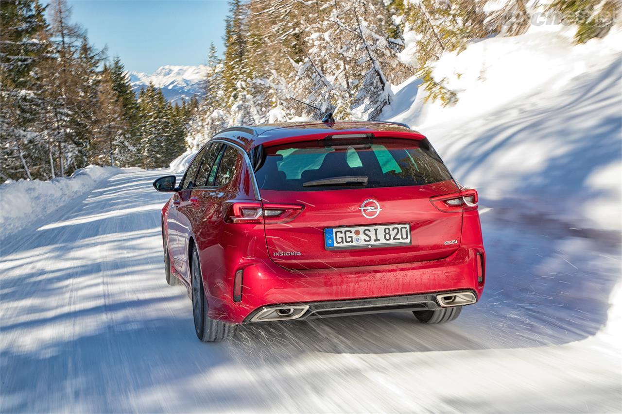 Se espera la llegada del Opel Insignia GSI, la única versión con tracción a las cuatro ruedas. 