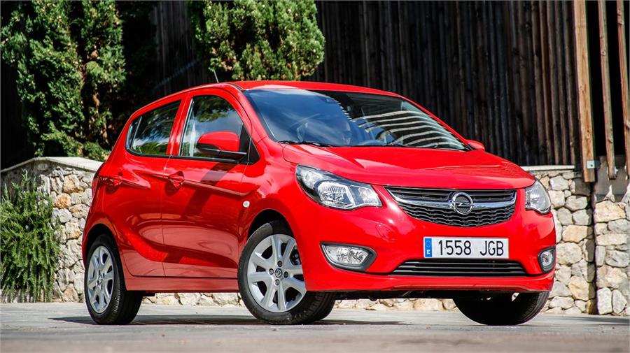 Este Opel luce una estética atractiva, aunque no disimula su carácter funcional. Es un cinco puertas muy aprovechable a pesar de su pequeño tamaño. 