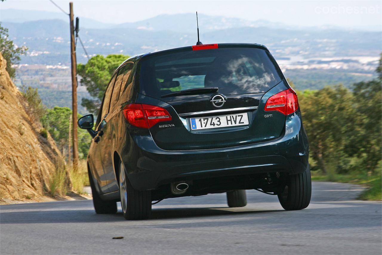 En nuestra prueba logramos un consumo medio de 5,3 l/100 km, una cifra muy próxima a los 4,4 l/100 km que anuncia Opel.