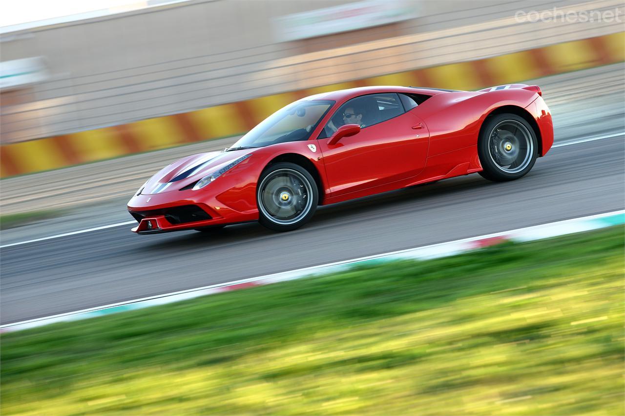 No es lo mismo pilotar un Ferrari que un Porsche: en un mismo trazado cambian las aceleraciones, las frenadas y las trayectorias.