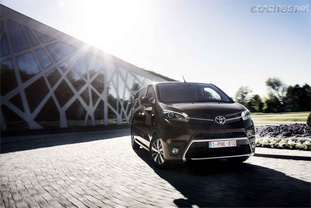 El nuevo Toyota ProAce Verso ofrece hasta 9 plazas y una longitud total de hasta 5,3 metros