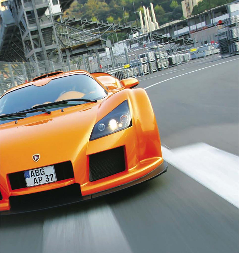 Hace muchos años tuve la oportunidad de conducir el tremendo Gumpert Apollo, el primer modelo de la marca.