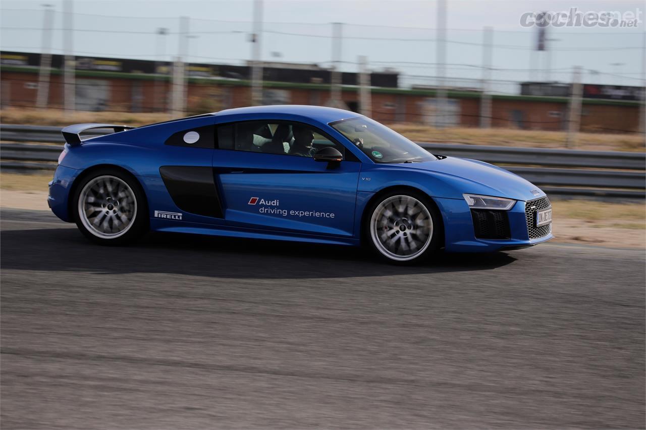 Potencia, agresividad y control: tres palabras que definen el carácter del Audi R8 V10 Plus.