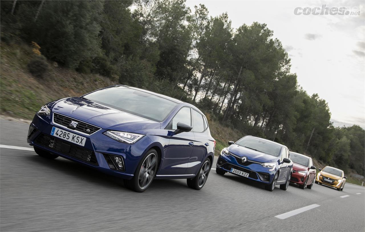 Nuestros cuatro coches en el orden en que más nos gustaron en carreteras de montaña. En autopista, el orden sería justo el inverso.