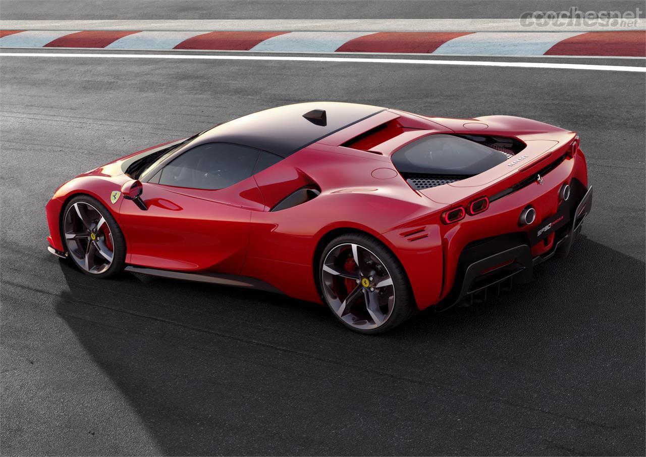 Opiniones de Ferrari SF90 Stradale: Híbrido y enchufable