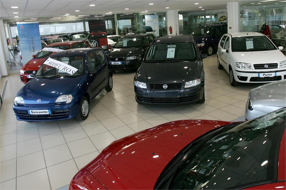 Muchos compradores de coches nuevos están optando por acudir al mercado de segunda mano para conseguir su coche de forma inmediata.