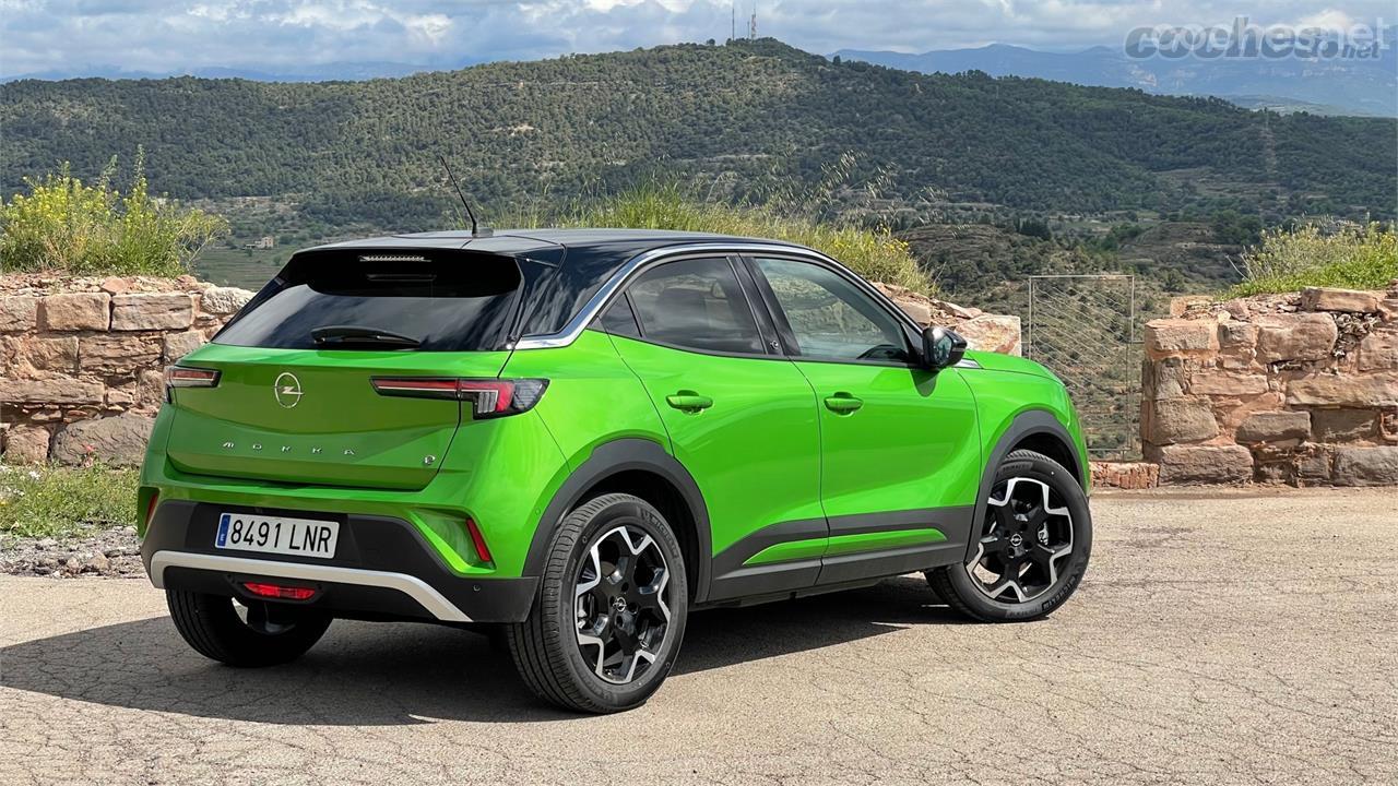 Estéticamente atractivo (más si cabe en este color verde), el Mokka-e es un eléctrico interesante que debe lidiar, no obstante, con un precio muy elevado.