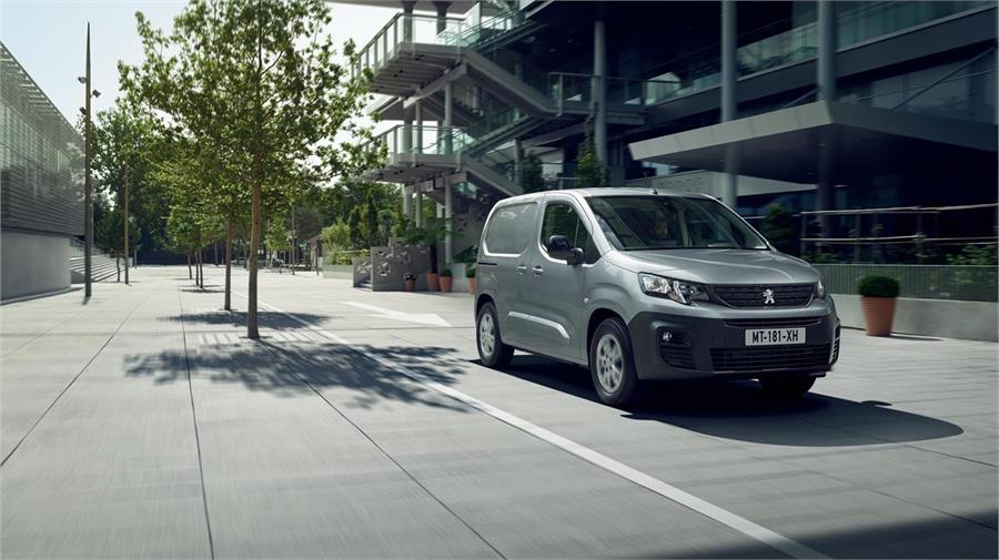 El Peugeot Partner es uno de los modelos que ofrece mayor variedad de versiones: con motor diésel, gasolina o 100% eléctrico. 