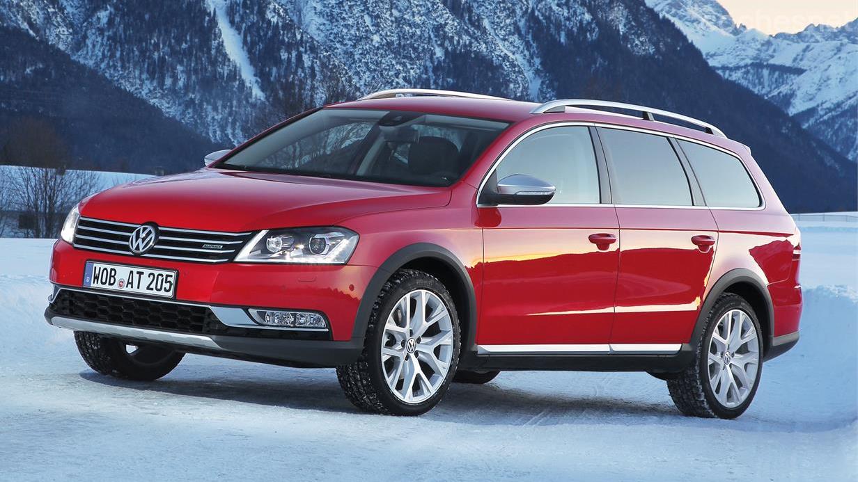 Con el B7 llegó la variante Alltrack, una declinación crossover creada sobre la carrocería Variant del Passat.