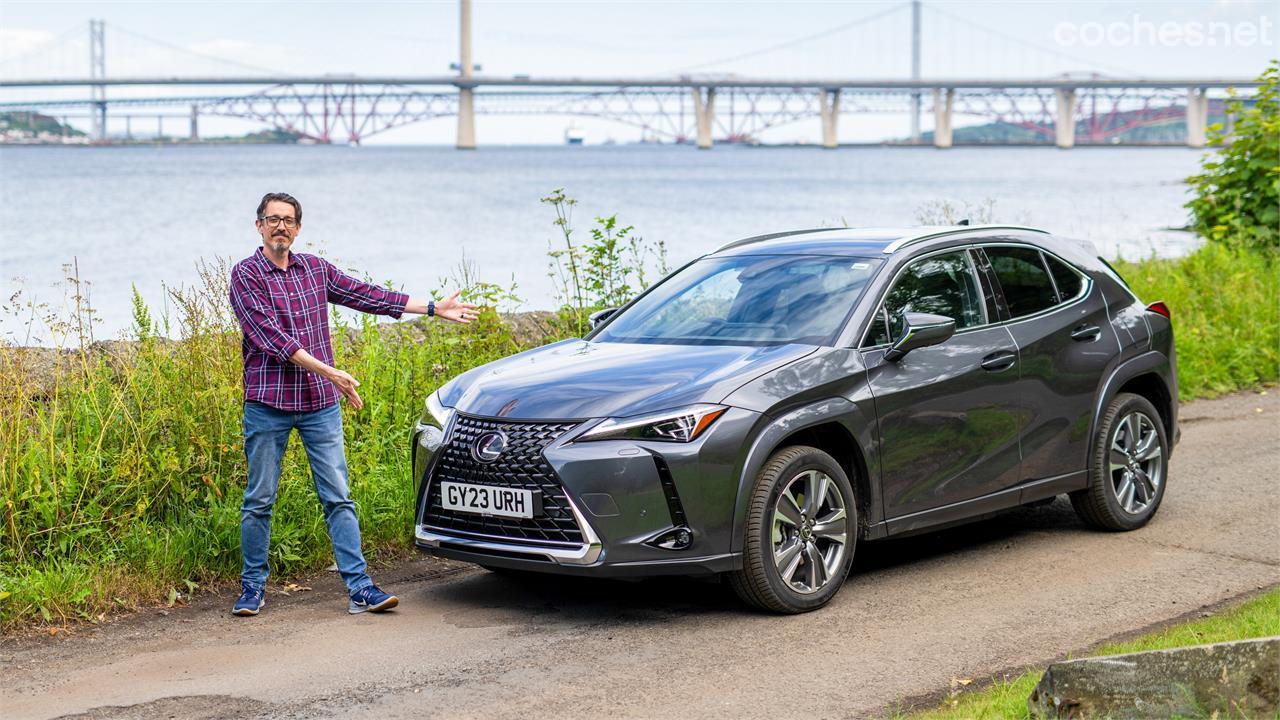 Lexus store ux300e autonomia