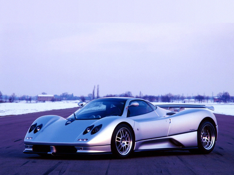 El motor M120 que Mercedes-Benz creó para el C112 llegó a la serie de la mano del Pagani Zonda C12 en 1999.