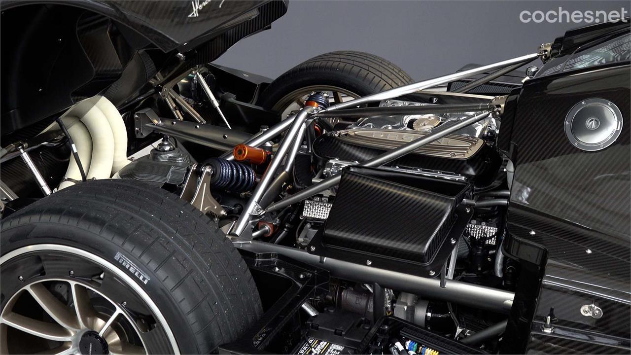 El motor V12 biturbo del Pagani Utopia declara 864 CV y 1.100 Nm.