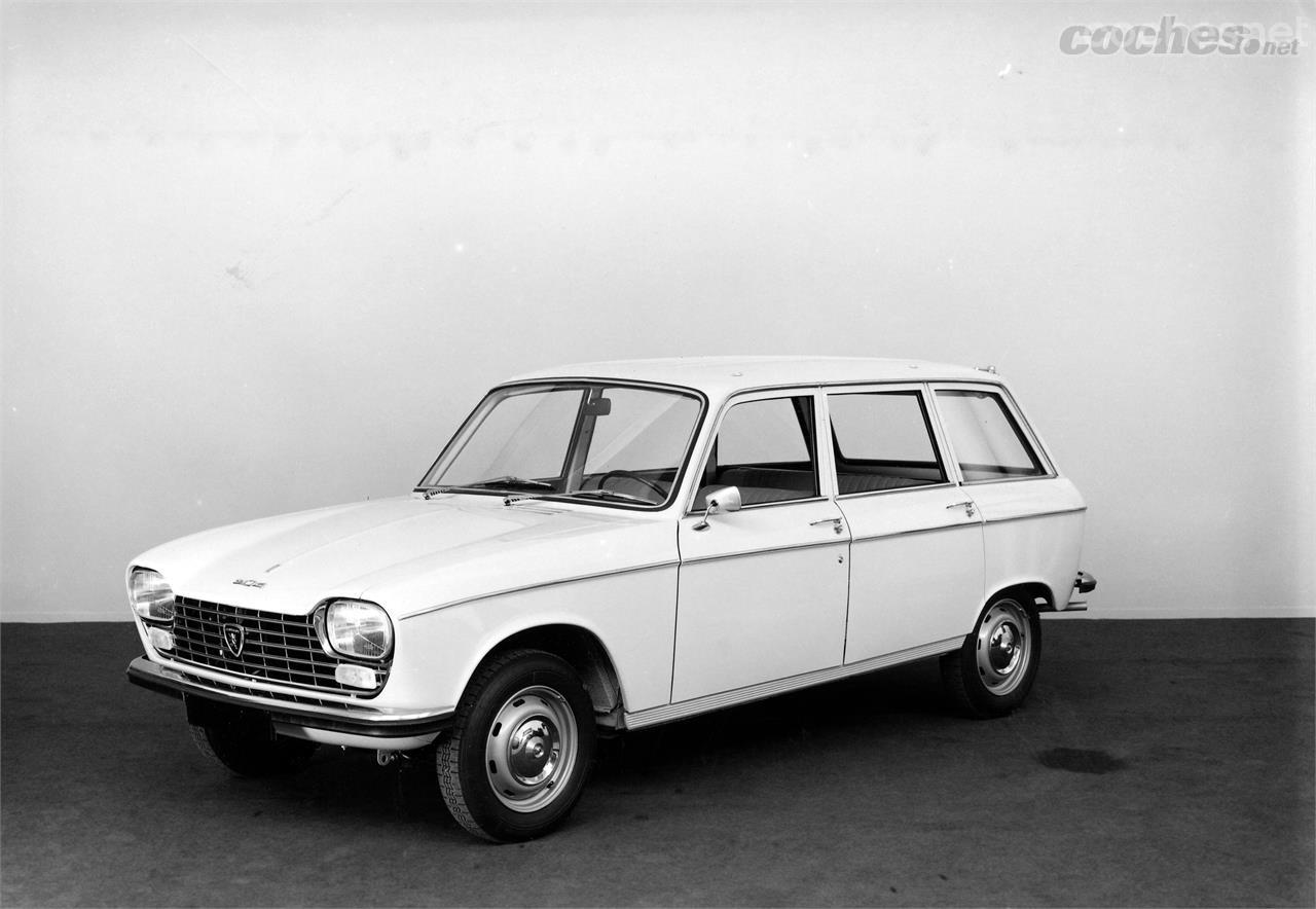 El pequeño (menos de 4 metros) Peugeot 204 fue el primer coche de la marca con tracción delantera y tuvo también su versión Break.