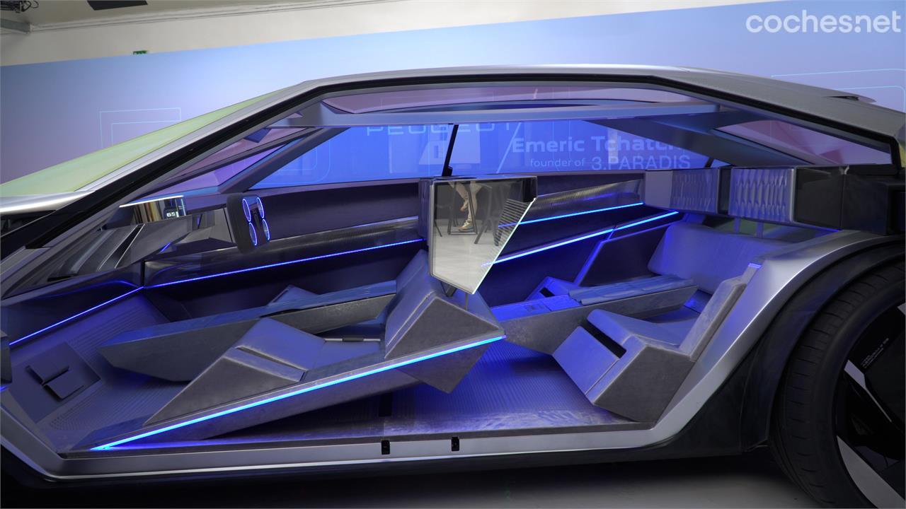 Peugeot anuncia que el Inception Concept tiene una autonomía de 800 kilómetros.