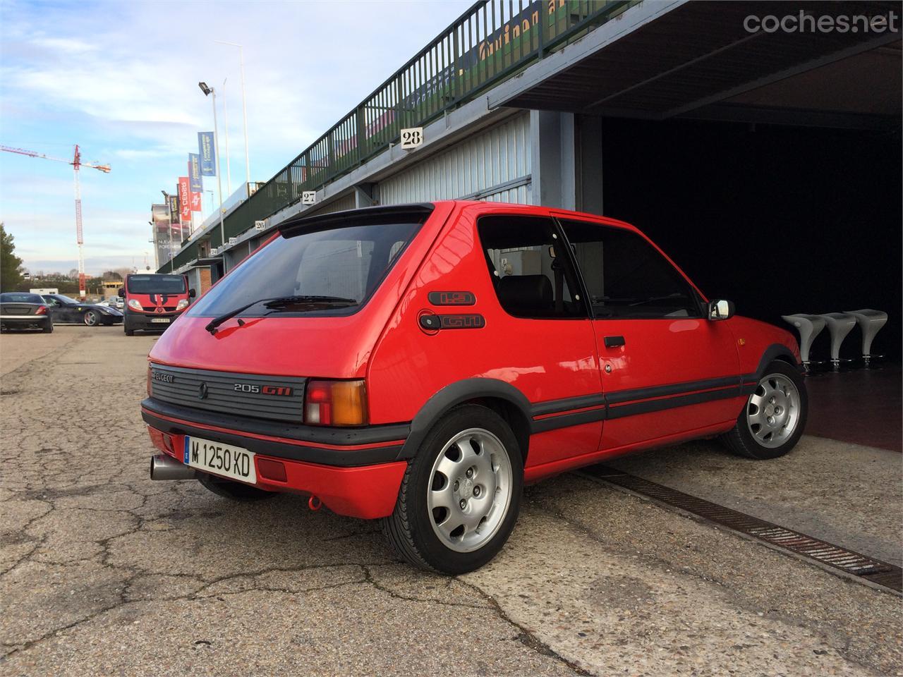 Esta sensacional unidad de 205 GTI 1.9 estuvo expuesto durante el evento de Peugeot España en el Circuito del Jarama.