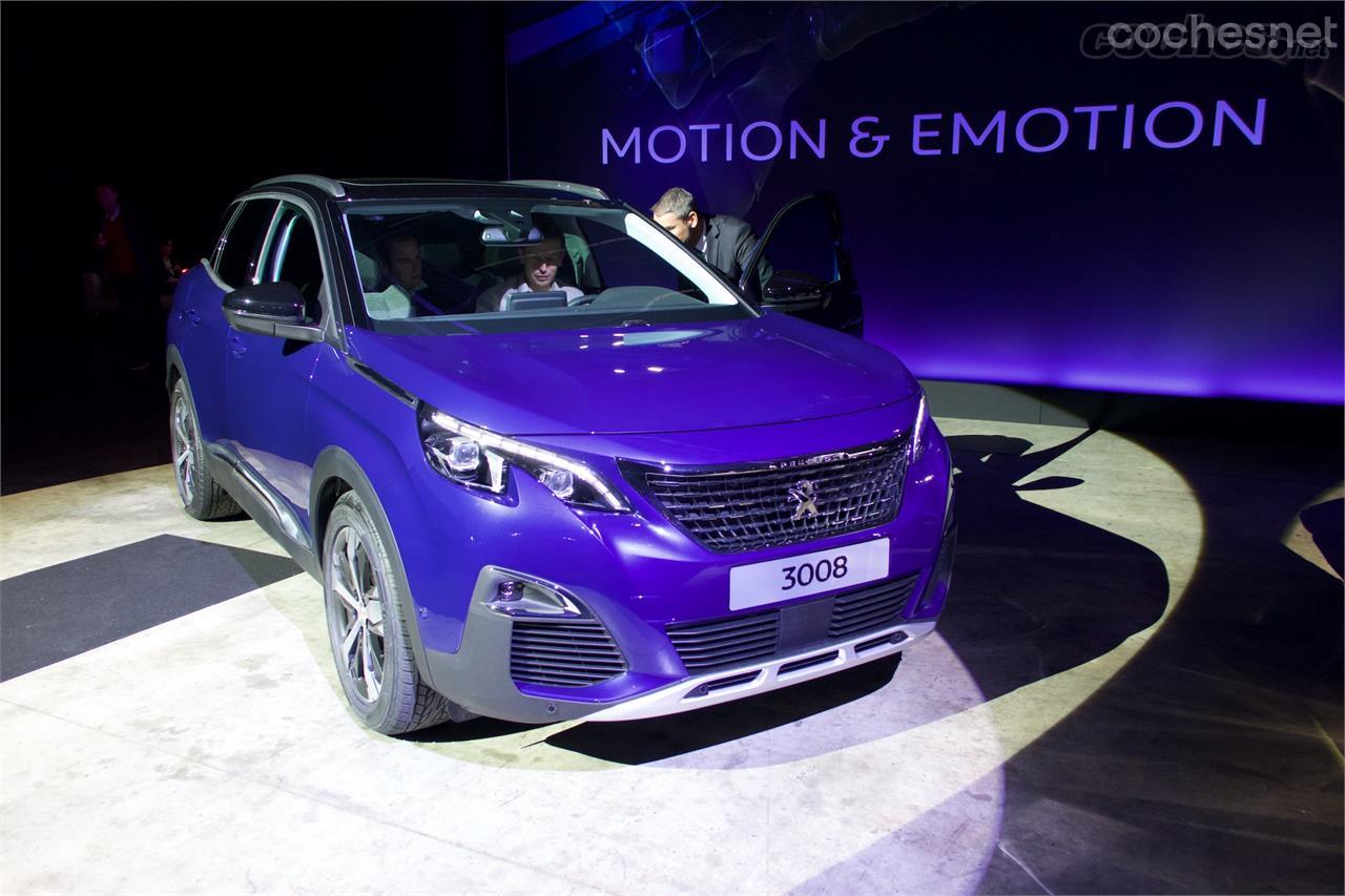 El nuevo 3008 no tiene nada que ver con el modelo actual. No tiene una sola pieza en común y estéticamente supone toda una revolución. [Fotos: JC Grande / Peugeot]