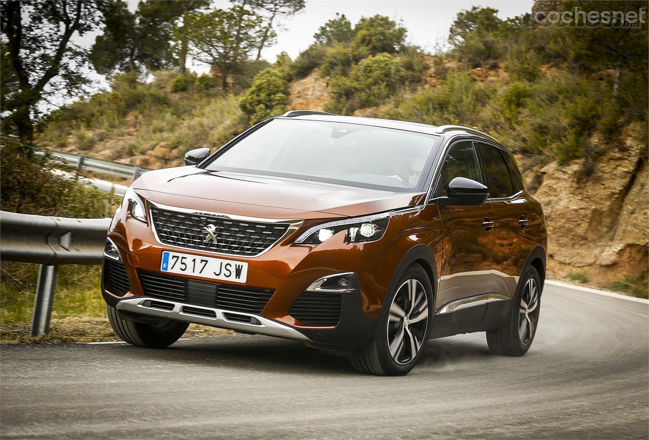 Con el acabado GT Line, el Peugeot 3008 tiene una imagen más deportiva. Las llantas de nuestra unidad de pruebas eran de 18" y el color de la carrocería el Metallic Copper. 