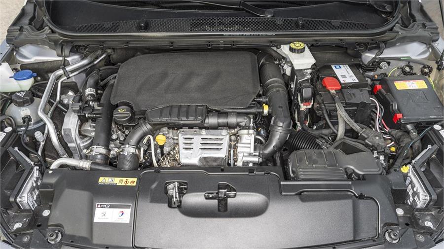 Para tratarse de un 3 cilindros en línea el motor PureTech del Peugeot 308 hace muy poco ruido y apenas vibra.