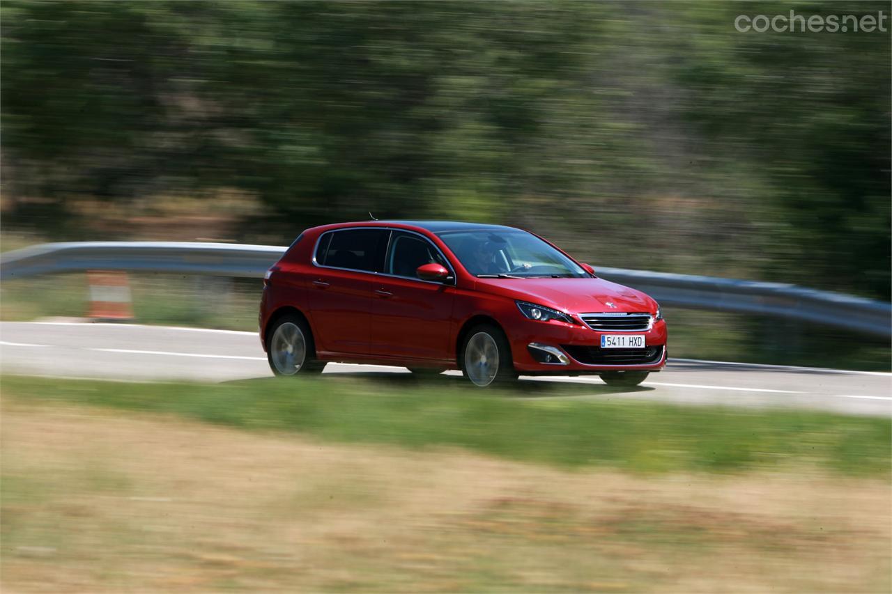 Con esta imagen se puede comprobar que bajo el DS 4S se esconde un Peugeot 308.