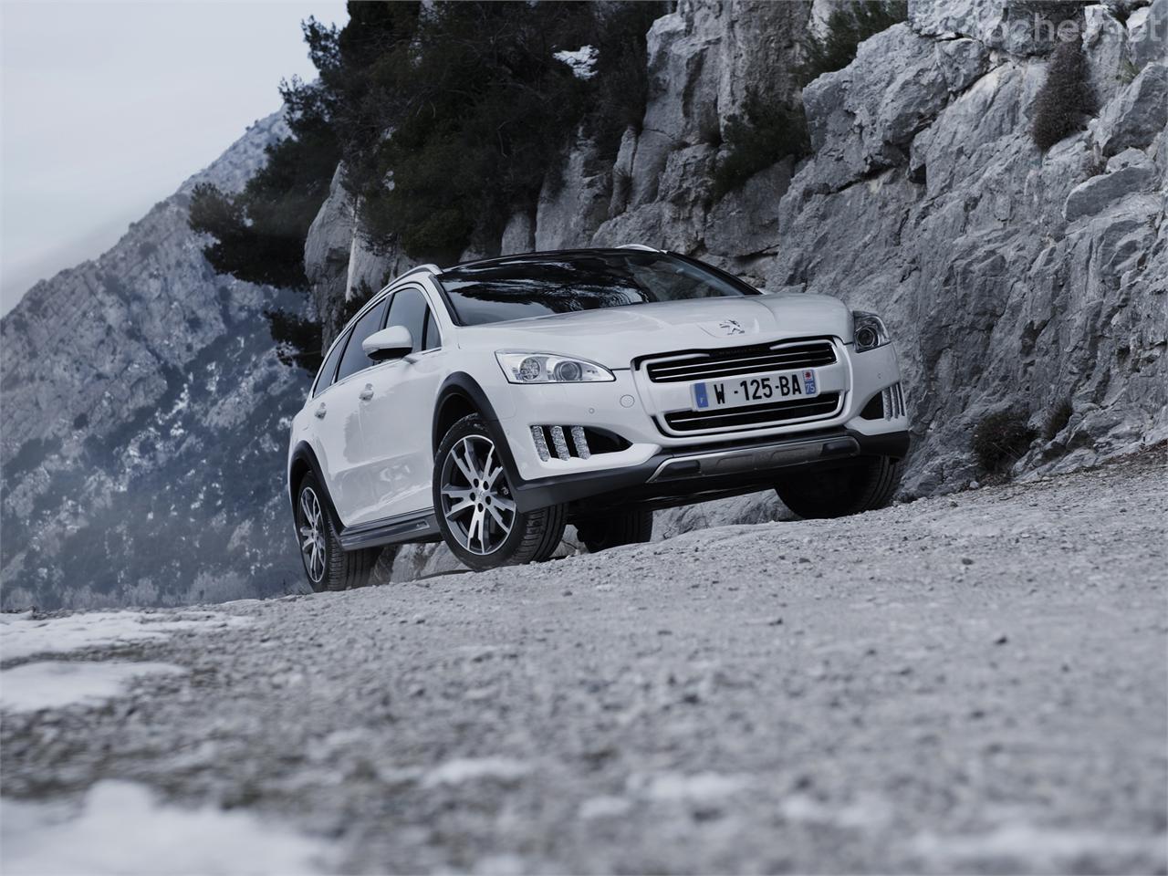 Peugeot 508 RXH: Todocamino, híbrido diesel y gama premium