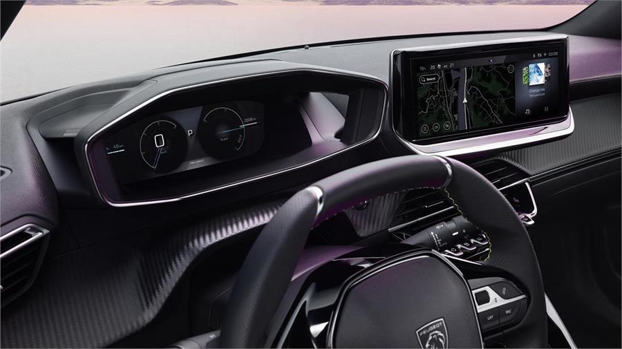 Instrumentación 3D y pantalla central de alta definición para el Peugeot 2008 GT 2023. El escudo en el volante es nuevo para toda la gama.