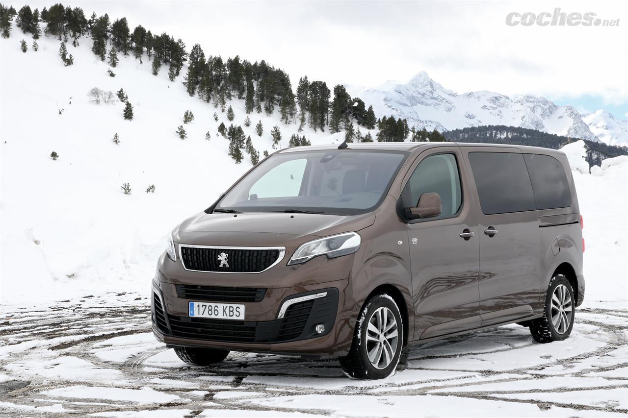 El nuevo Peugeot Traveller 4x4 Dangel cuenta con transmisión integral a las 4 ruedas, gestionada por embrague de tipo viscoso. 