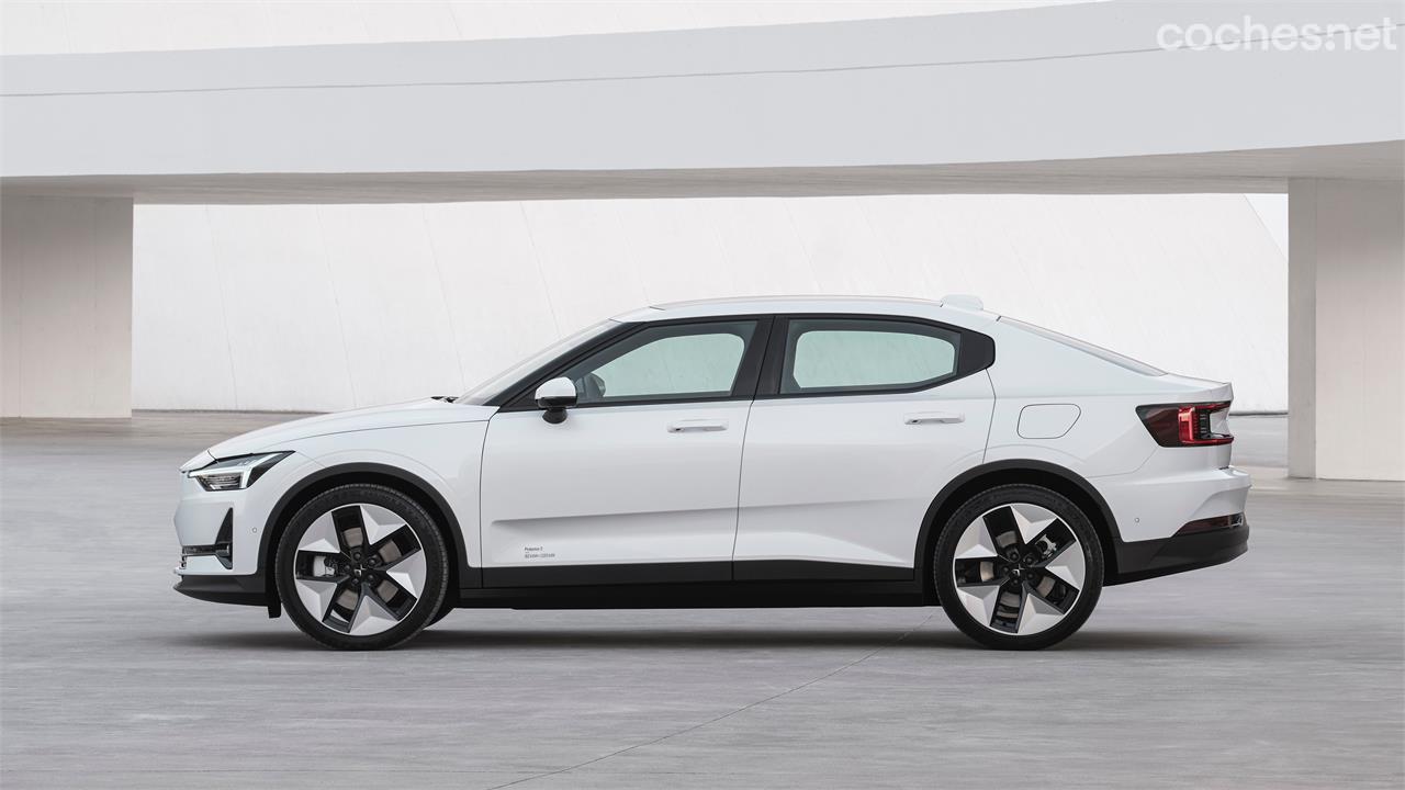 POLESTAR 2 - El nuevo Polestar 2 ya está disponible en España, aunque los clientes que se lancen a por él tendrán que esperar unos meses hasta poder recibirlo.