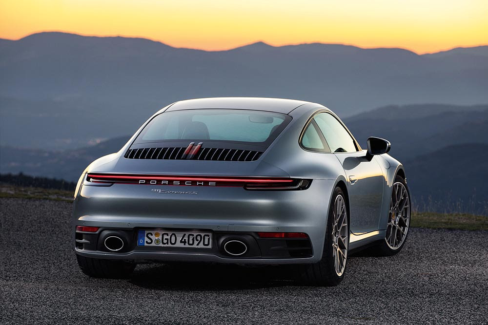 En el lanzamiento sólo estarán disponibles los 911 Carrera S (138.105 euros) y 911 Carrera 4S (147.065 euros).