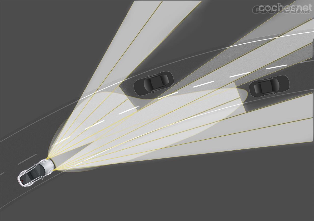 Según Porsche el sistema de faros Matrix LED opcional ofrece un alcance máximo de 600 metros.