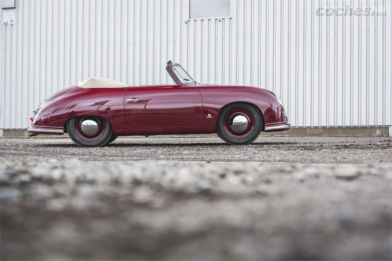 La pintura rojo Cherry Red del 911 Targa 4S Heritage Design Edition está inspirada en este rojo Pascharot de los primeros Porsche 356.