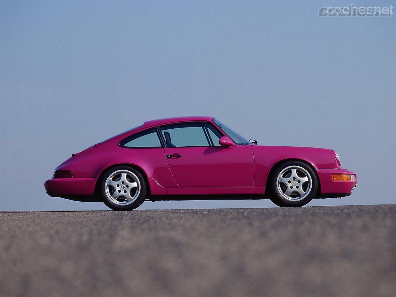 El Porsche 964 RS está considerado como uno de los 911 más puros de todos los tiempos. Una versión aligerada que sirvió para homologar el modelo Cup que compitió en circuitos.