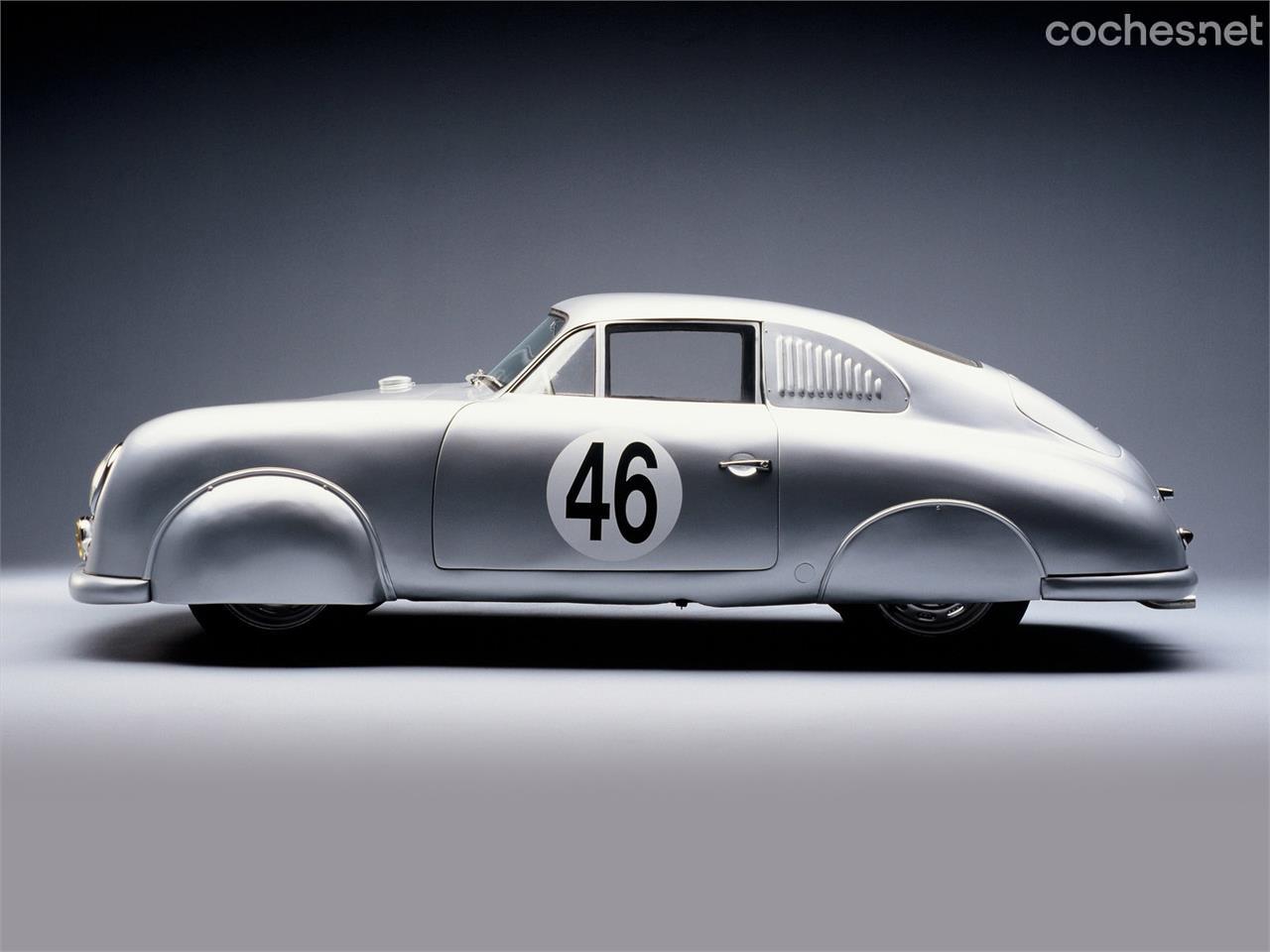 La principal fuente de inspiración a la hora de crear esta serie limitada para el Centenario de las 24 Horas de Le Mans fue este Porsche 356 SL que compitió en la edición de 1951.