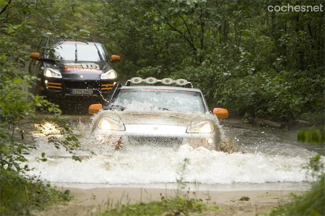 Los participantes del Rally Transsyberia de 2007 recorrieron casi 7.000 kilómetros al volante de sus Porsche Cayenne preparados.