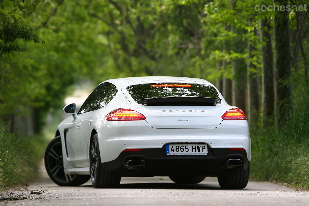 Con el nuevo motor potenciado hasta los 300 CV, el Panamera diésel es todavía más atractivo para los que buscan un Porsche con carácter rutero y con el estilo deportivo de la marca. 