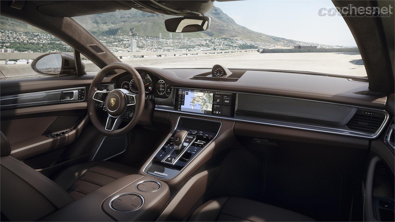 El Porsche Panamera Sport Turismo se beneficia de las últimas innovaciones introducidas en la gama. Su interior es igual de espectacular. 