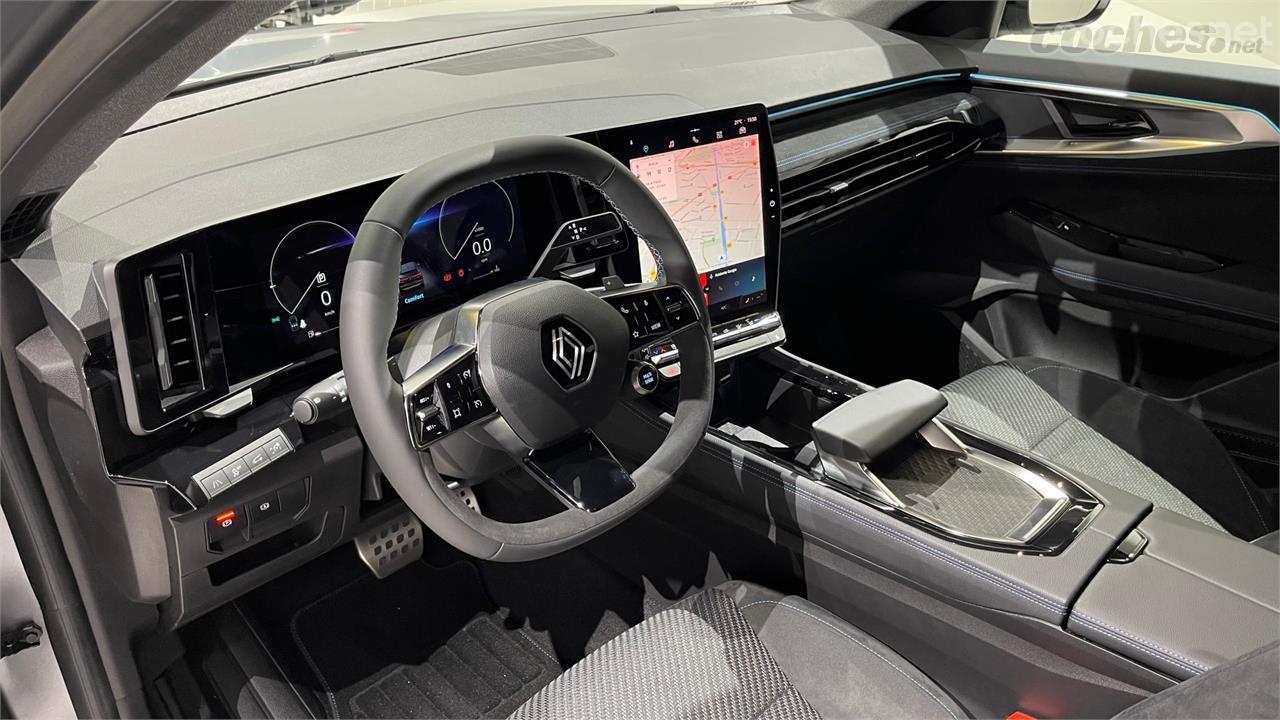 RENAULT Arkana - The instrumentation and the central screen are the same as those that make up the Open R Link already seen in the Mégane E-Tech.