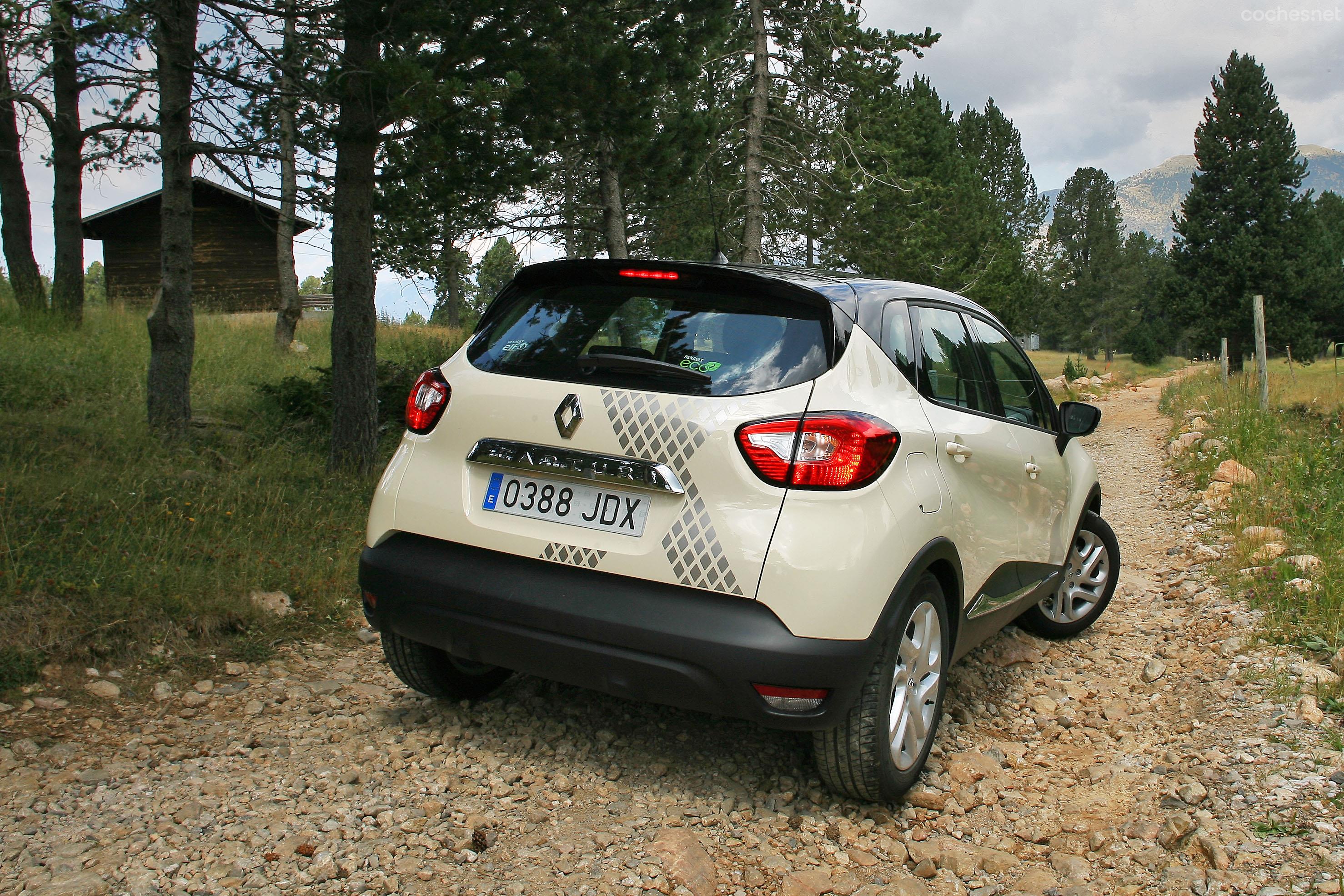 El Renault Captur viene con un completo equipamiento de serie, que incluye navegador y cámara de visión trasera. 