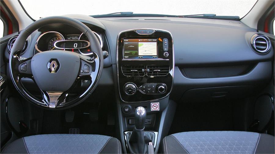 En el salpicadero del Renault Clio se prescinde de botones a favor de un uso a través del panel táctil. 