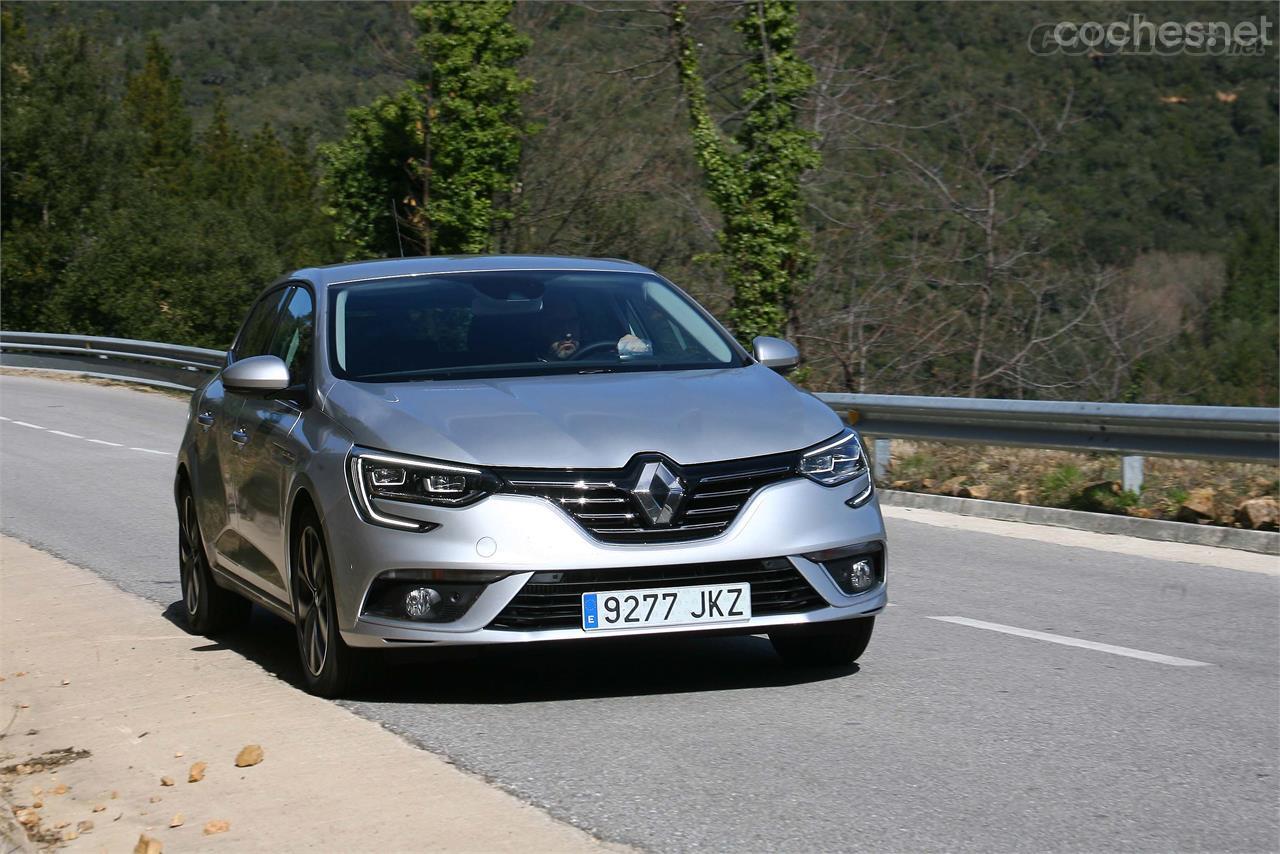 Renault lidera el mercado de turismos por marcas. El Mégane (en sus variantes Mégane y Scénic) es su modelo más vendido.