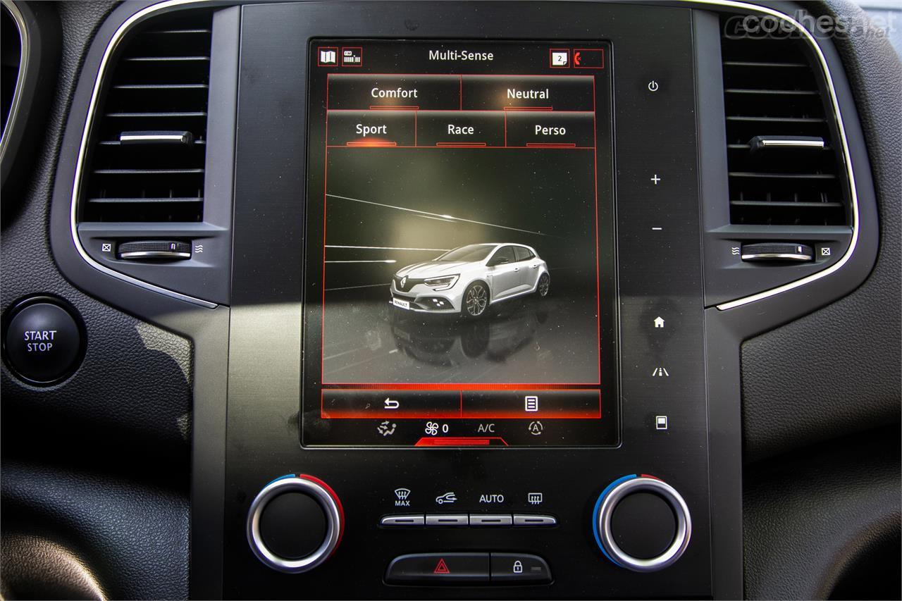 La pantalla del sistema R-Link 2 es la ya conocida en otros modelos de Renault. 
