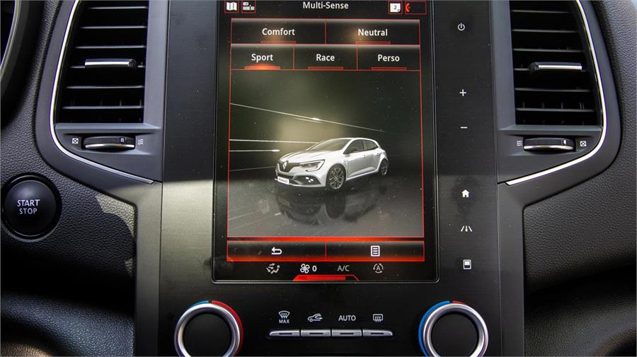 La pantalla del sistema R-Link 2 es la ya conocida en otros modelos de Renault. 