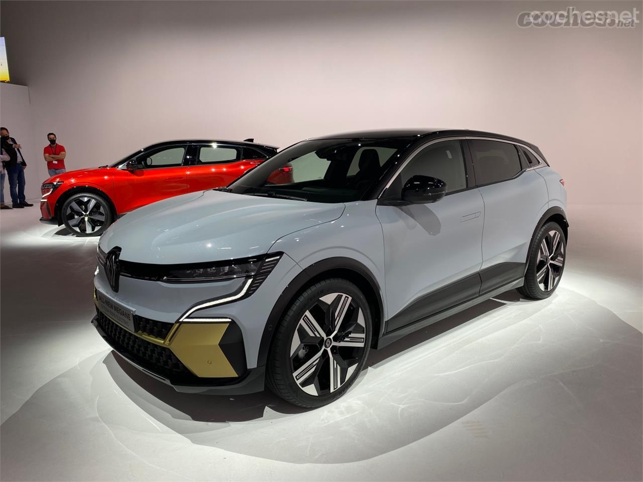 El Renault Mégane E-Tech Electric estrena logo de la firma del rombo, más sencillo y grande.