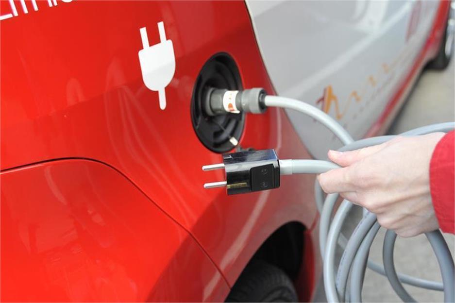 Coche eléctrico El coche eléctrico genera dudas entre los usuarios