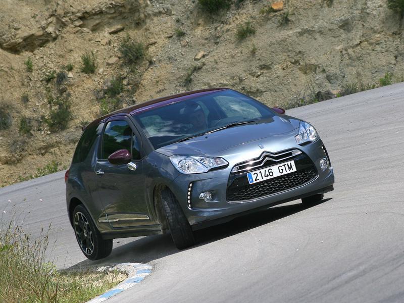 Comparativo 500 Abarth 1.4 16V T-Jet vs. Citroen DS3 THP 150