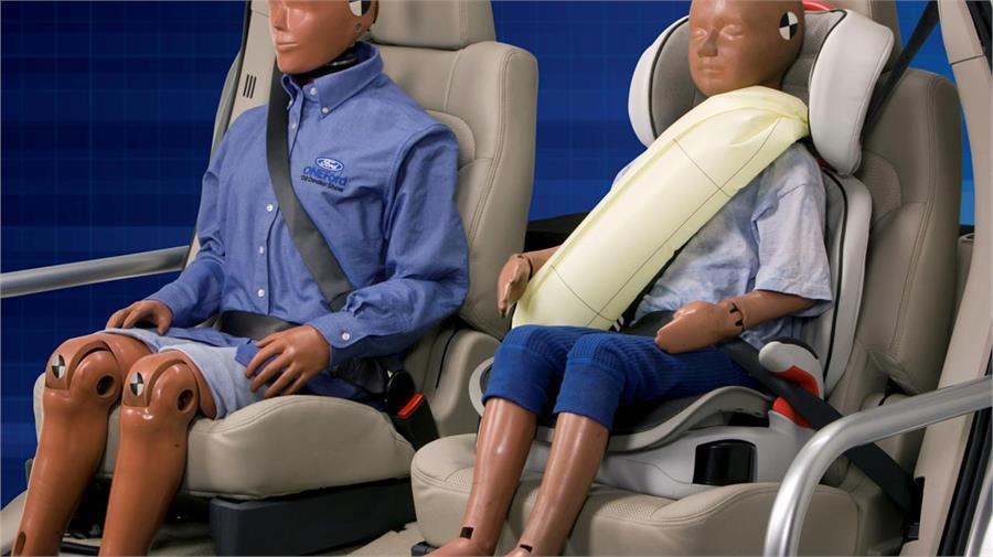 Ford presenta el cinturón trasero hinchable: De estreno con el próximo Ford