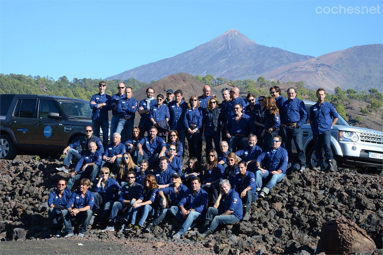 Los participantes de la Land Rover Discovery Challenge 2013 a los pies del Teide