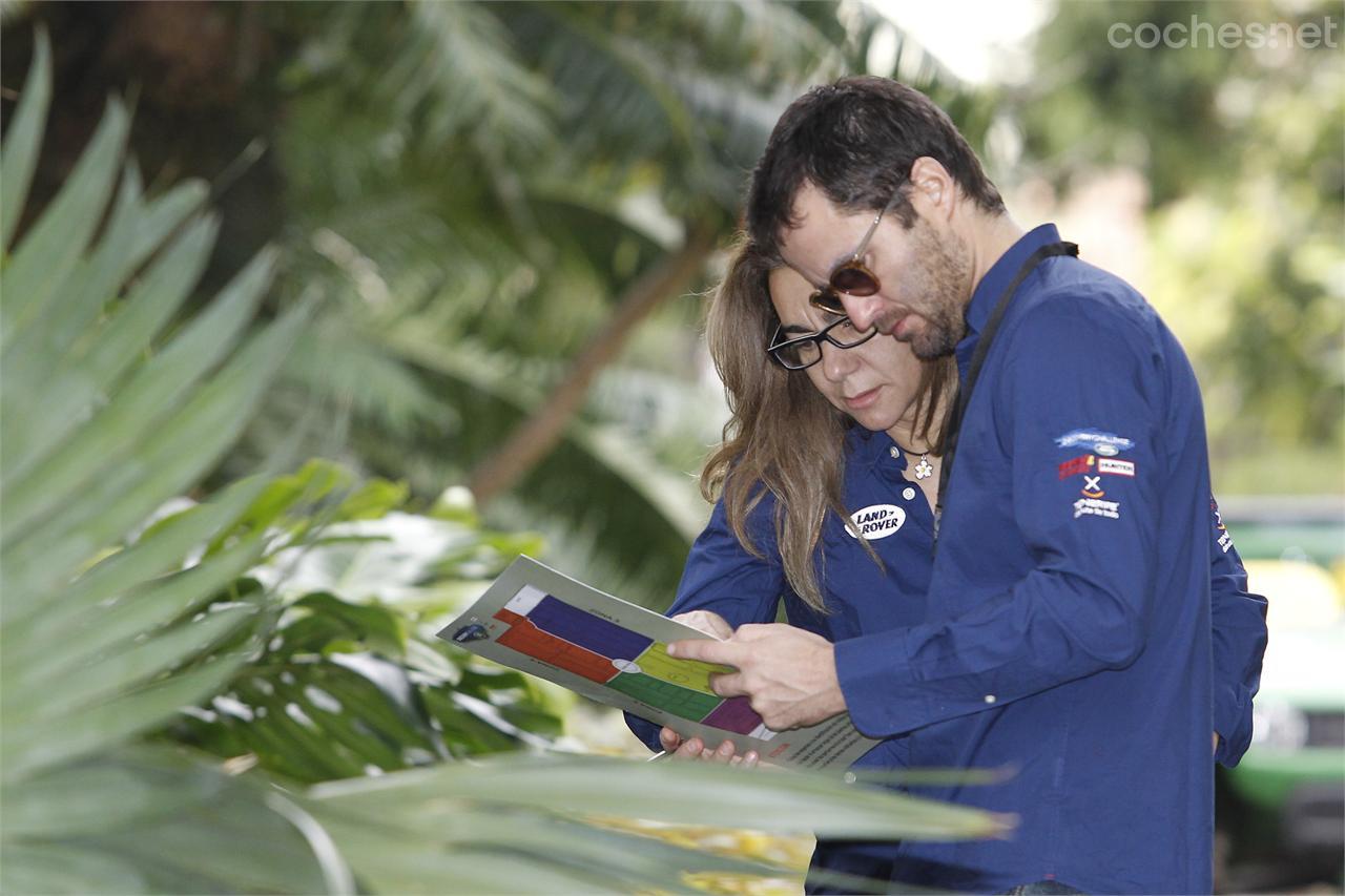 Fernando Andina y Marga Nerín en la prueba del Jardín Botánico, en la Land Rover Discovery Challenge 2013