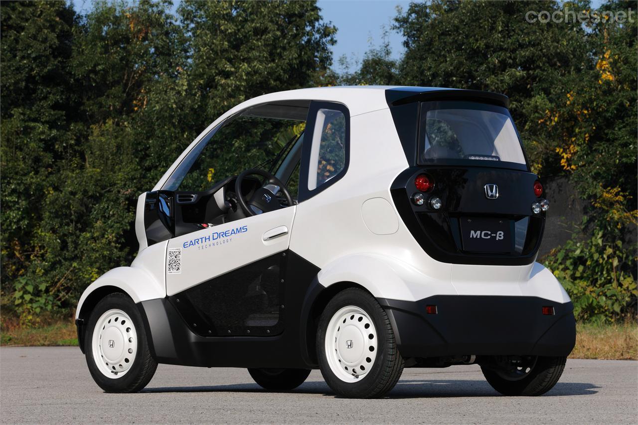 La carrocería de este vehículo es más grande que la del Twizy y protege mejor a los ocupantes.